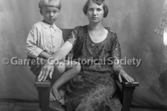 0990-Portrait-Mother44B639