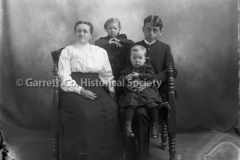 1087-Family-Portrait-1087