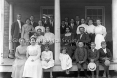 1186-Large-Family-Po44B948