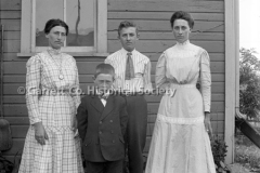 1224-Family-Group-63A