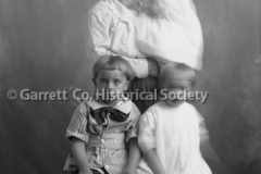 1225-Mother-Children-64A