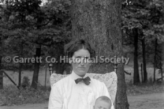 1248-Portrait-Mother44B985