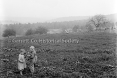 1378-Two-Children-Pi44BA0C 1378-Two-Children-Pi44BA0C