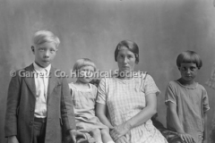 1841-Mother-Childr44BC4E