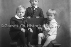 2112-Three-Little-Bo44BF87