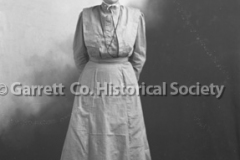 2201-Mennonite-Woman-62B