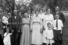 2574-Family-Group-Po44B143