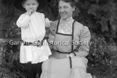 0410-Portrait-Mother44B439