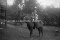 0431-Children-on-Hor44B44D