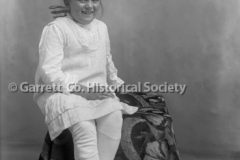 0437-Portrait-Young-44B452