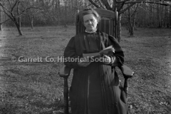 0401-Portrait-Woman-44B430